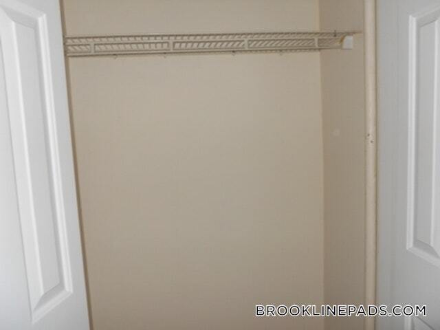 Building Photo - 322 St Paul St