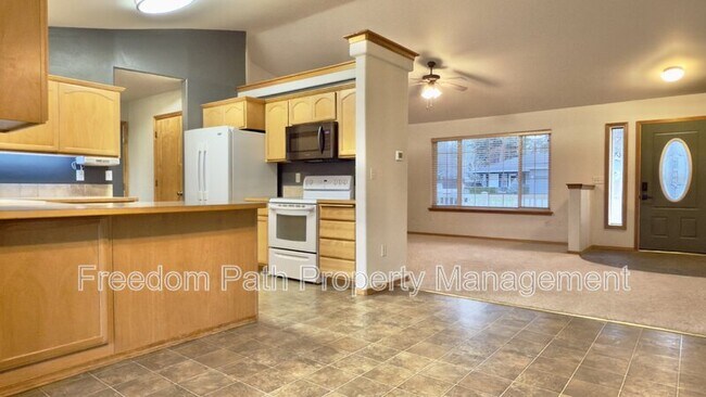 Building Photo - 1181 Elderberry Cir