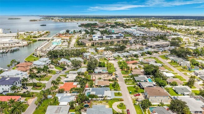 Building Photo - 2472 Tradewinds Dr