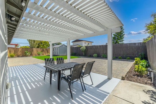 Building Photo - 292 Slate St