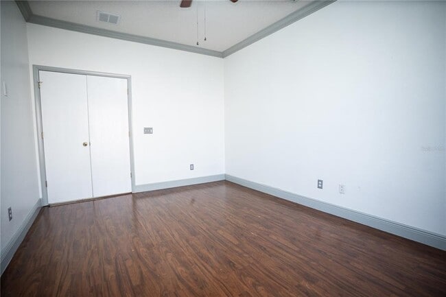 Building Photo - 546 Bloomingdale Dr