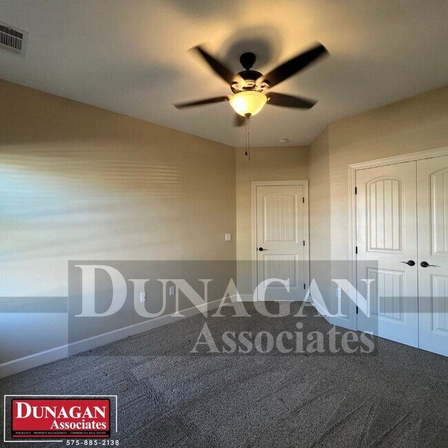 Building Photo - 409 Baler Ln