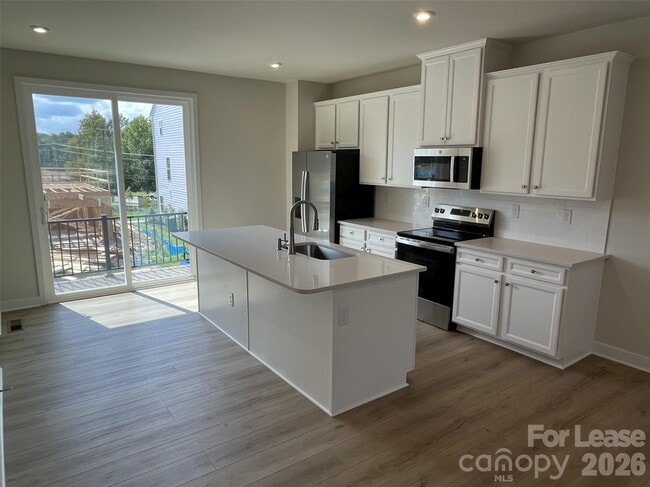 Building Photo - 5013 Griers Hl Dr
