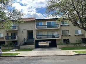 Building Photo - 14560 Clark St
