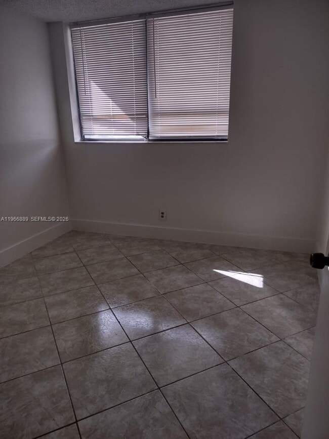 Building Photo - 1880 N Congress Ave