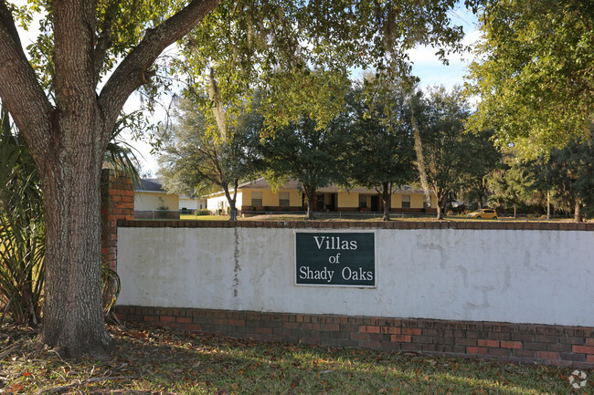 Building Photo - Villas of Shady Oaks