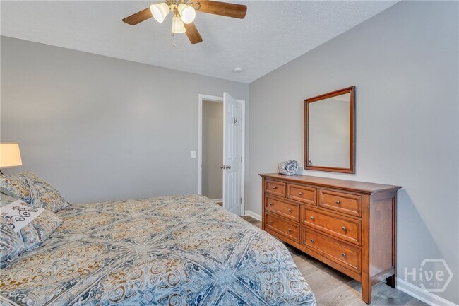 Building Photo - 11 Ropemaker Ct