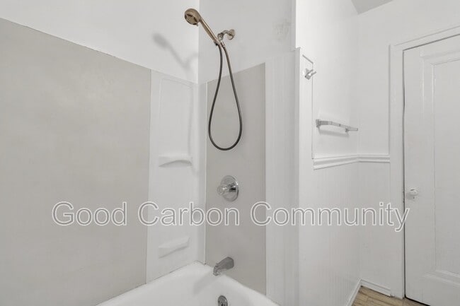 Building Photo - 328 Elmwood Ave