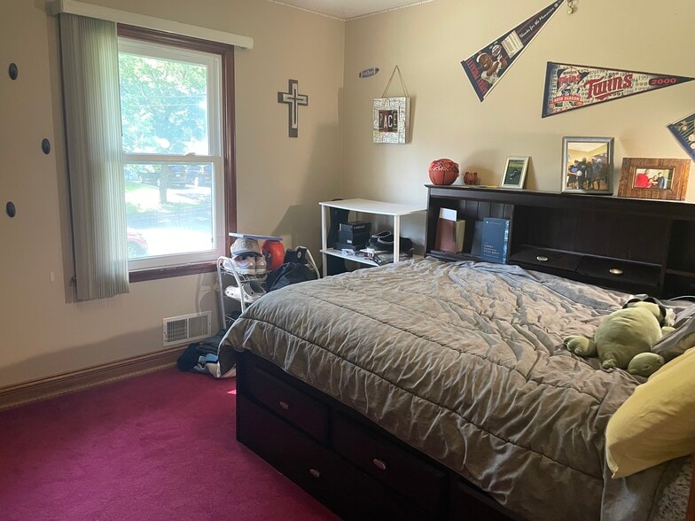 Bedroom - 10909 Russell Ave S