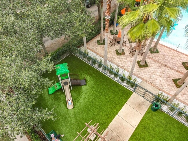 Building Photo - 2 Bedroom 2 Bathroom Townhome is Siena at Celebration with attached 2 Car Garage