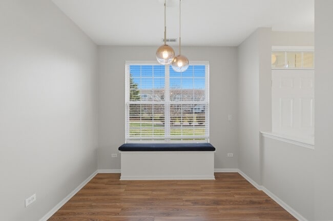 Building Photo - 1586 Millbrook Dr