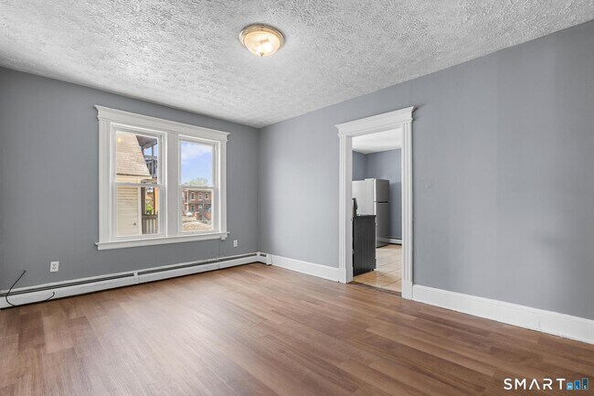 Building Photo - 66 Standish St