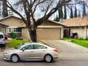 Building Photo - 9340 Mira Del Rio Dr