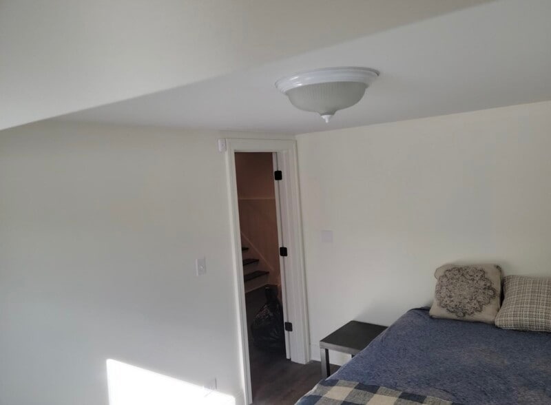 Building Photo - 556 Lincoln St