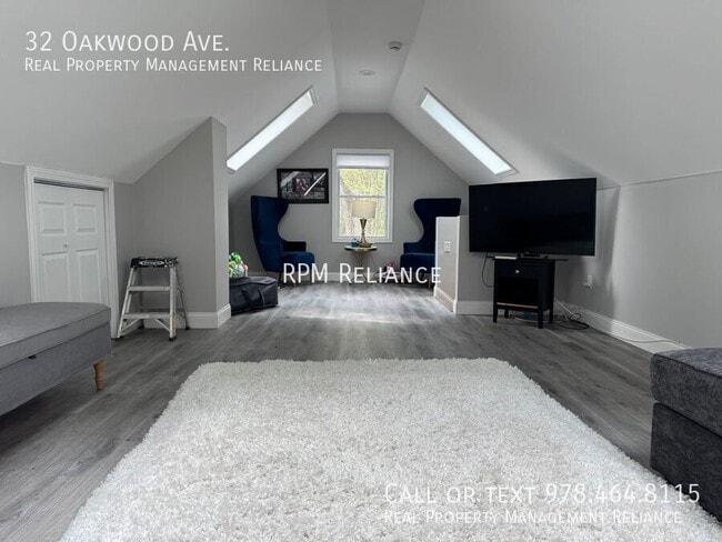 Building Photo - 32 Oakwood Ave