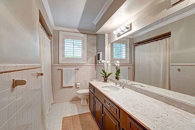 Building Photo - 9310 Oakford Ct