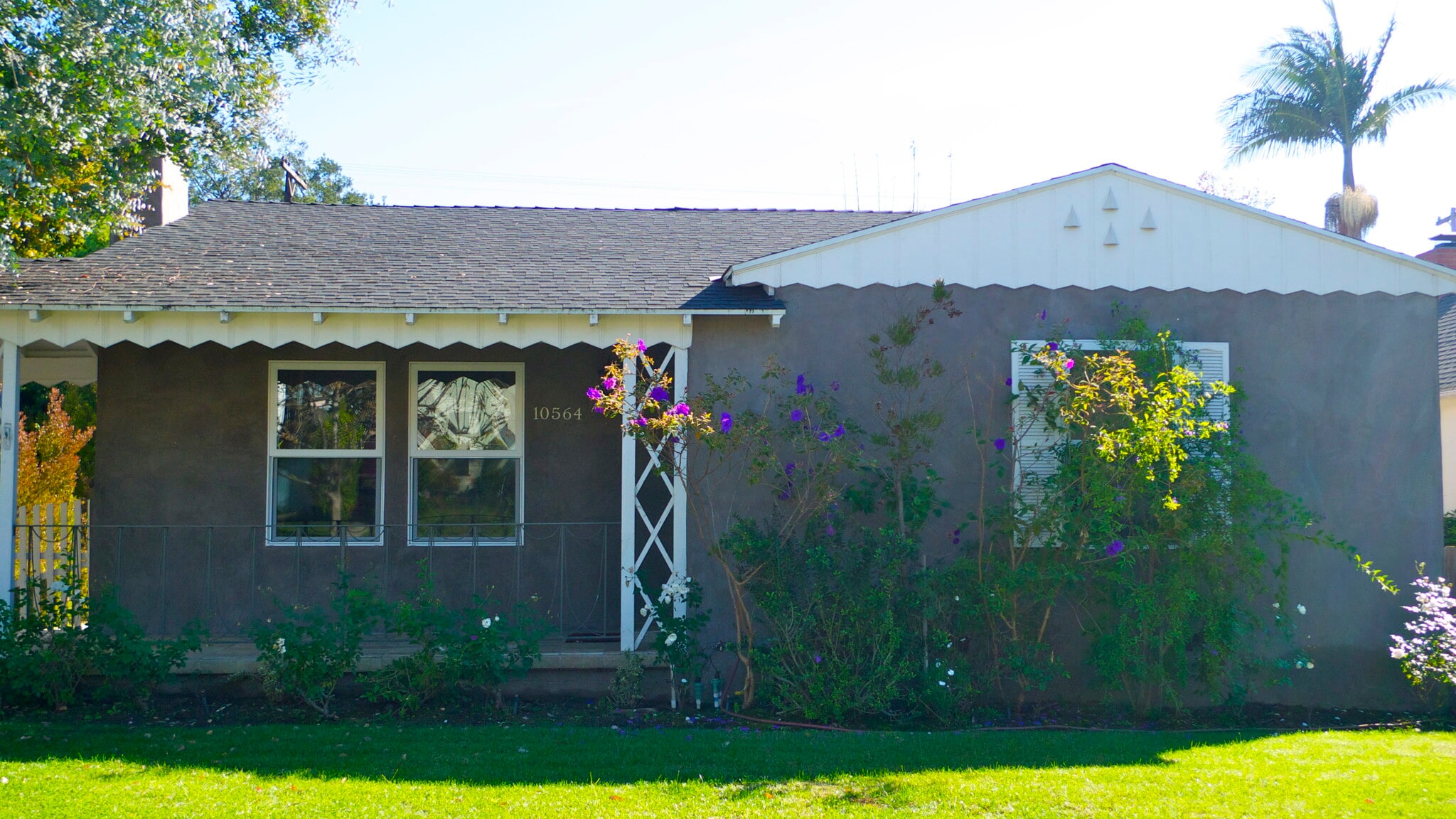 Building Photo - 10564 Ayres Ave