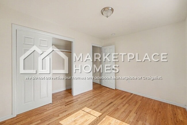 Building Photo - 3610 Oneida St