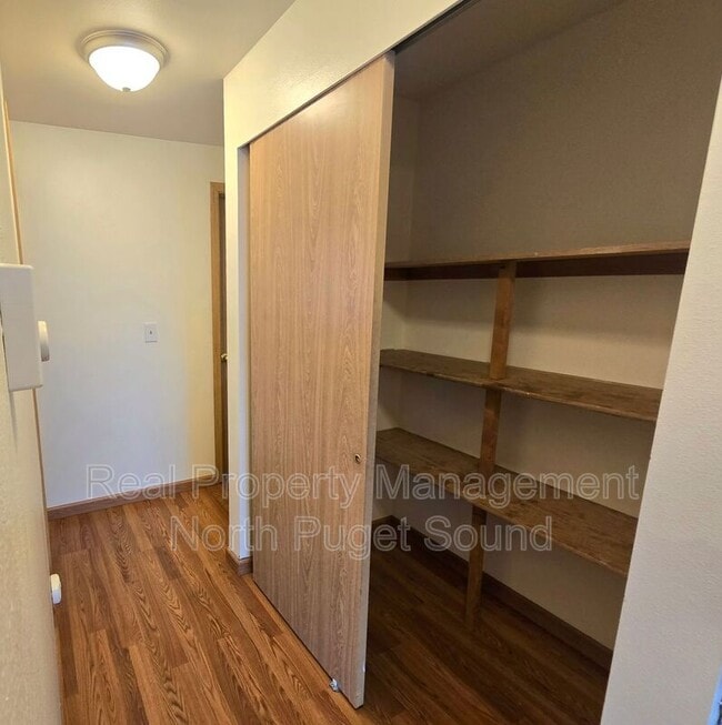 Building Photo - 8326 Henning Dr