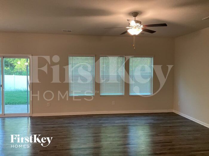 Building Photo - 9526 Hamel St