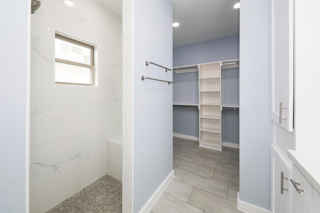 Building Photo - 3506 Jorge Sosa Dr