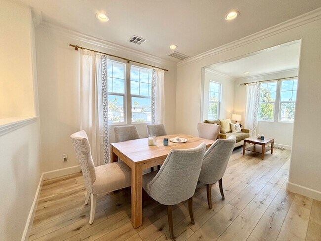 Building Photo - 4 Bedroom + 3.5 Bathroom Townhome | The Westerlies | Unfurnished