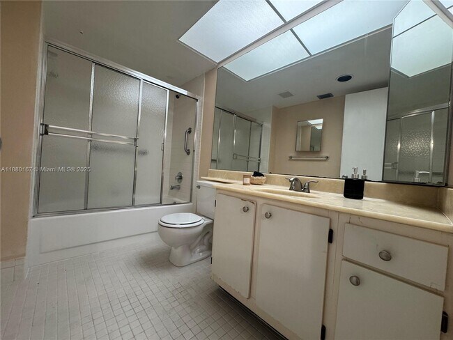 Building Photo - 1001 SW 128th Terrace