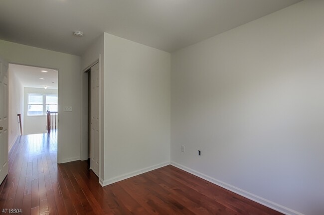 Building Photo - 15 DeCroce Ct