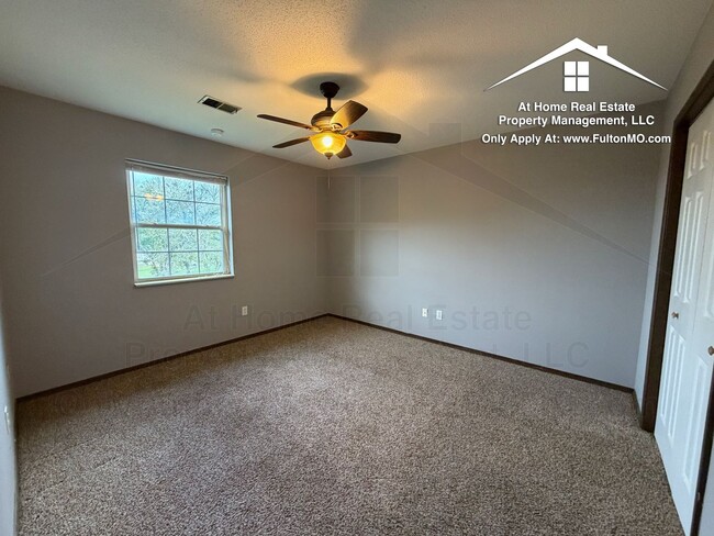 Building Photo - 541 Collier Ln