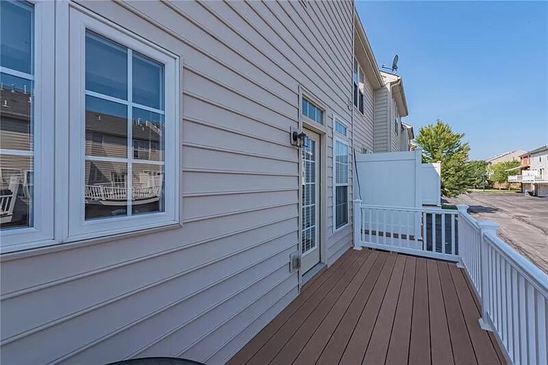 Building Photo - 4019 Village Run Rd