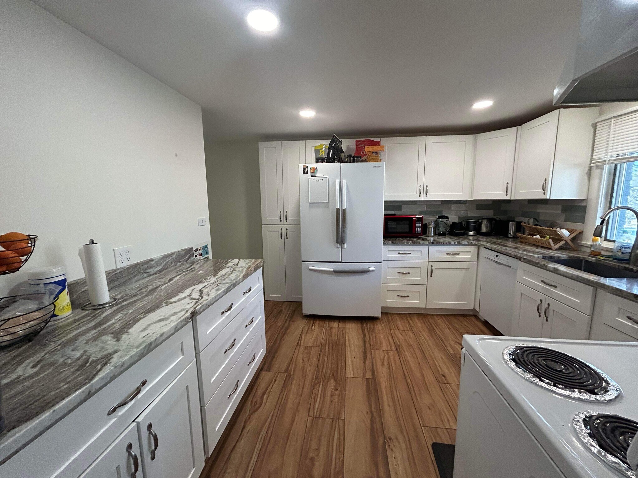 Building Photo - 61 Oakley Ln