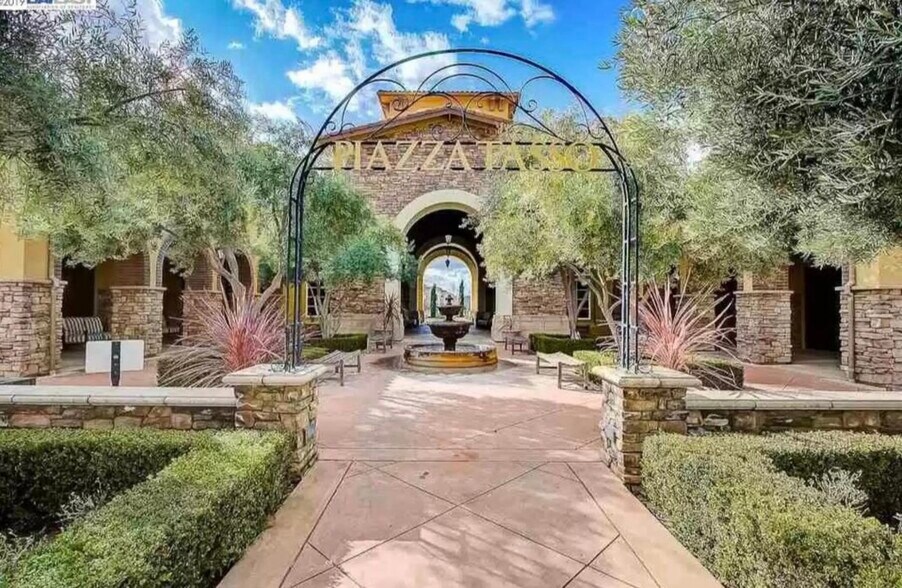 Building Photo - 3680 Aviano Way