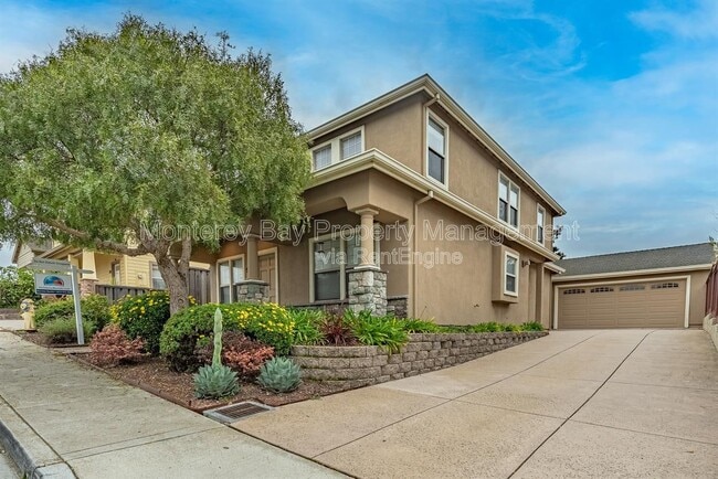 Building Photo - 594 Lopez Ave