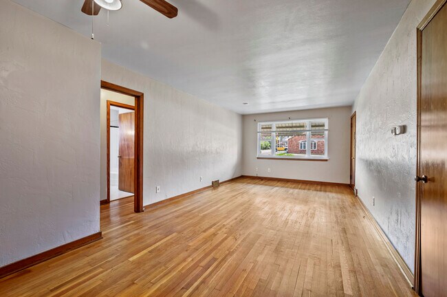 Building Photo - 1441 Lincoln Way