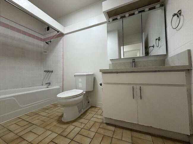 Building Photo - CALL FOR APPOINTMENT: 808-949-9499 ext 0