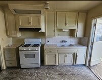 Building Photo - Cute 2 bedroom 1 bath close to town