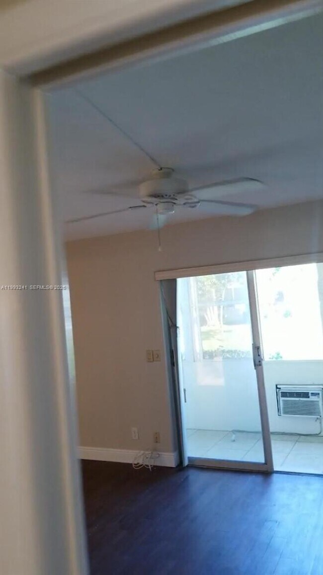 Building Photo - 134 Windsor G