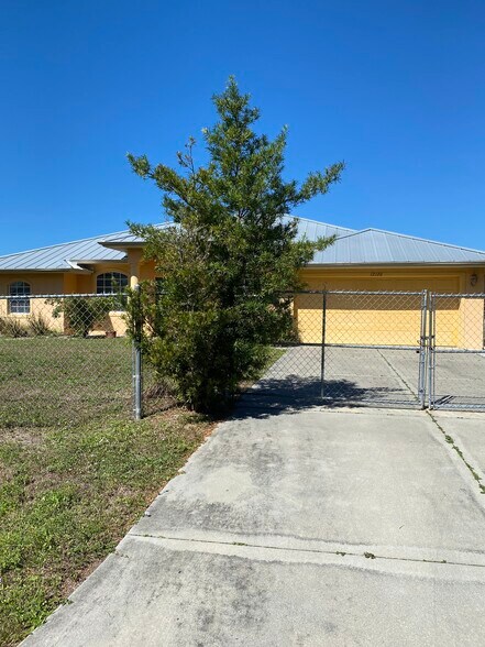 Building Photo - 12120 Granada Dr