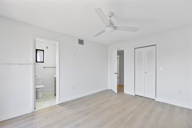 Building Photo - 3809 SW 82nd Ave