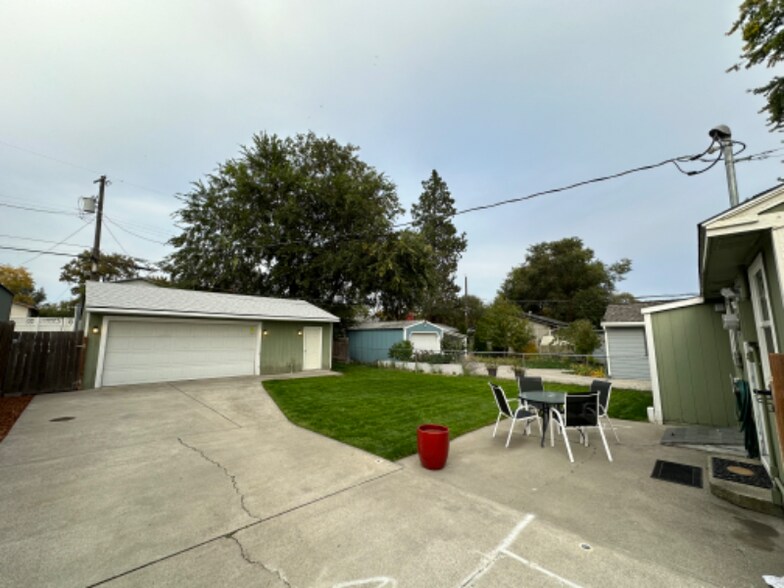 Building Photo - 1411 E Nebraska Ave