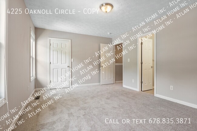Building Photo - 4225 Oaknoll Cir