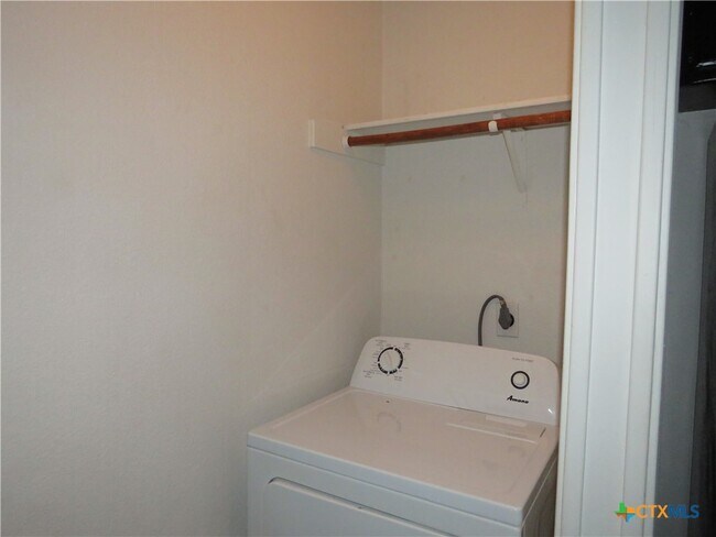 Building Photo - 4608 Bowles Dr