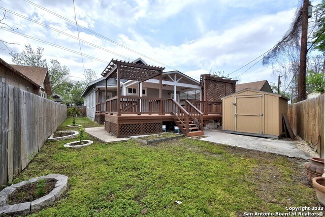 Building Photo - 612 Hunstock Ave