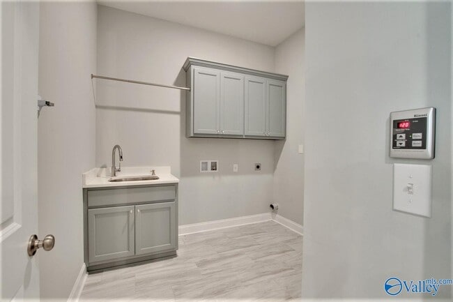 Building Photo - 330 Merrydale Dr