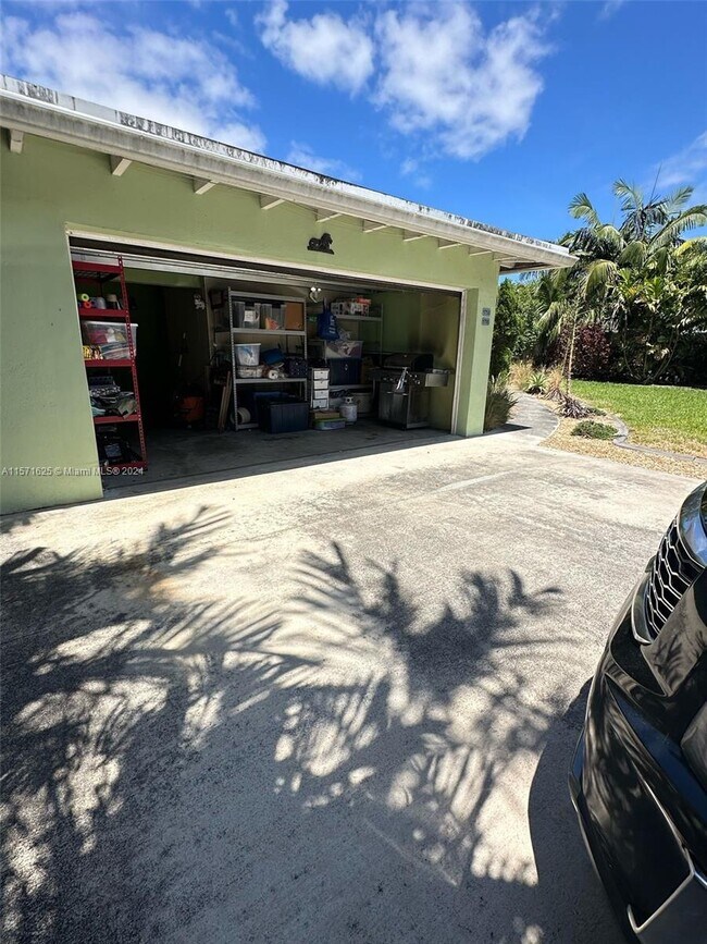 Building Photo - 1753 NE 18th St