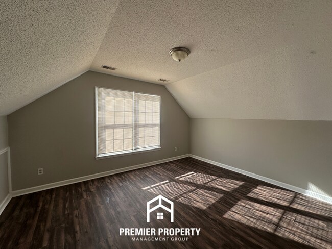 Building Photo - Spacious 4BR Cordova Home w/ Brick Fireplace, 2 Dining Areas & Covered Patio