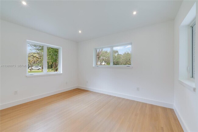 Building Photo - 12535 Moss Ranch Rd