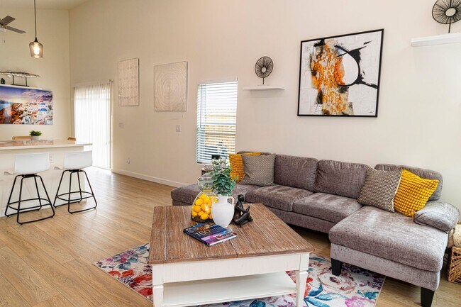 Building Photo - Spacious Fully Furnished 3BR/3BA home in a...