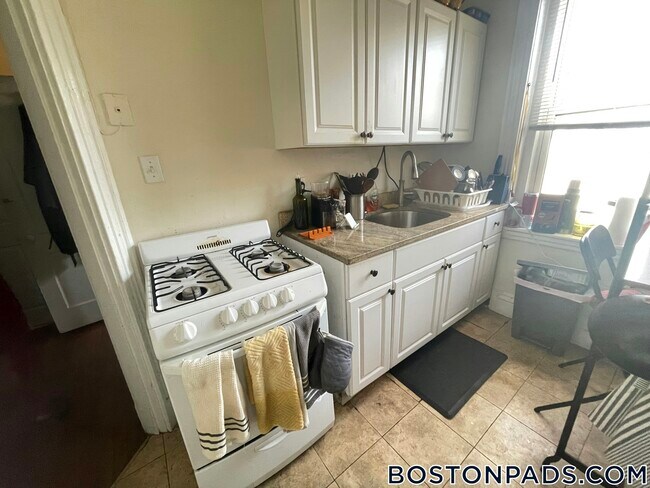 Primary Photo - 103 Gordon St
