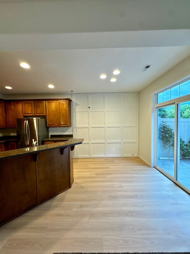 Building Photo - Your Next Home Awaits!